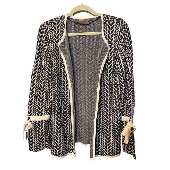 Belldini Women’s Knit Open Front Cardigan Sweater Leaf Pattern Bows Gray Cream L - Picture 2 of 11